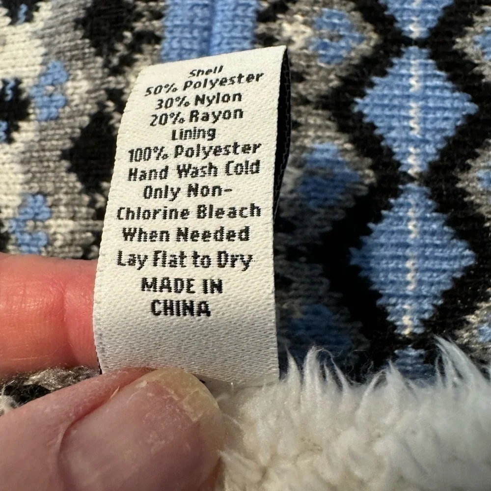Vera Bradley Cozy Cowl Playful Penguins Intarsia Sherpa Lined Infinity Scarf